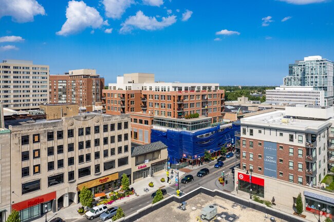 Ubicación privilegiada - 1114-1126 Lake St