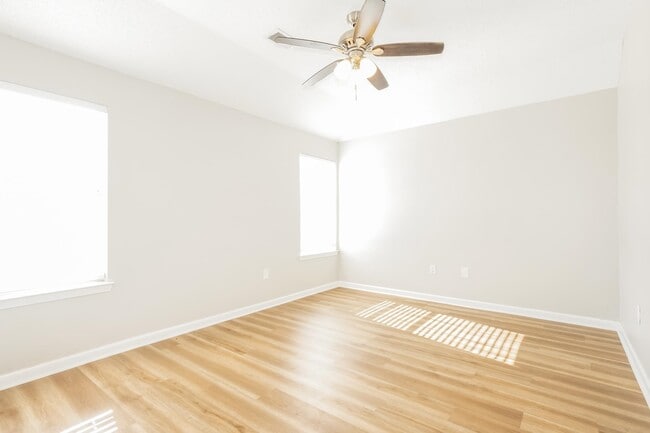 Photo - 4427 Pecan Creek Cir N