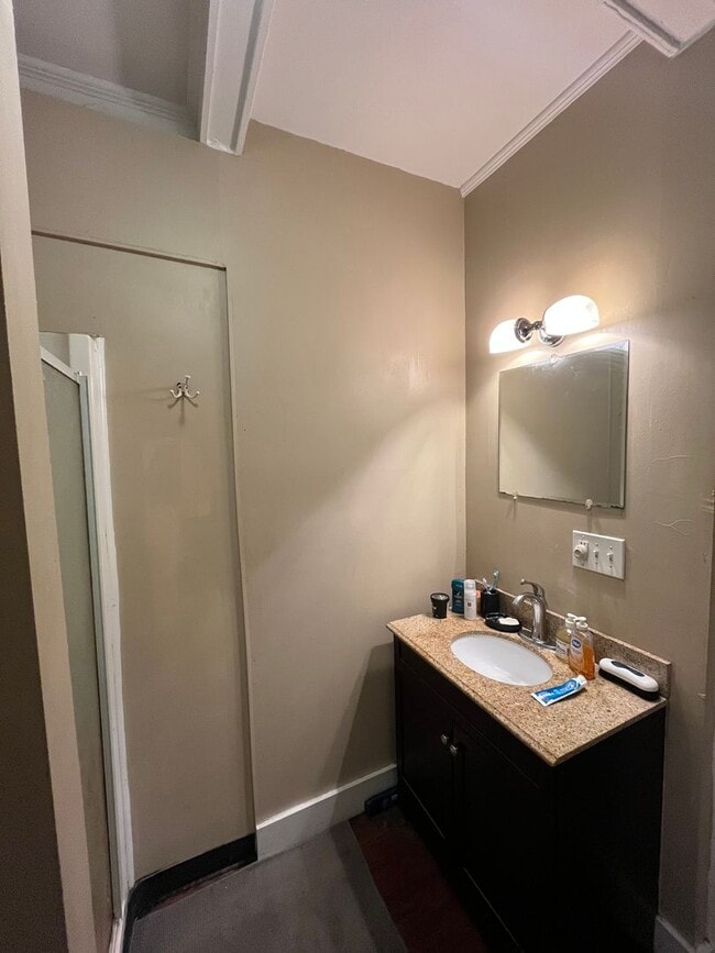 Photo - 1 Manning Blvd Unit 1 Manning Right