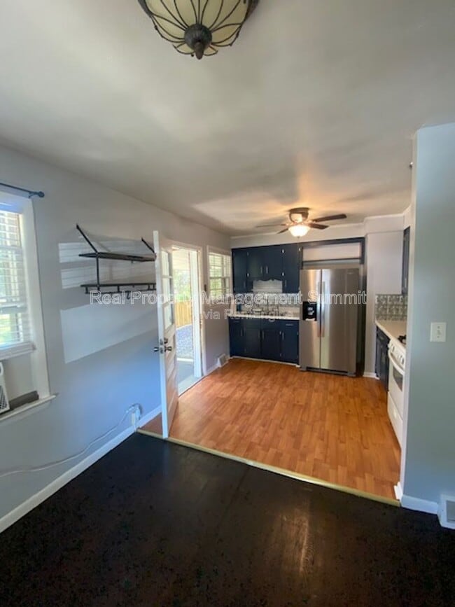 Photo - 302 Archer St