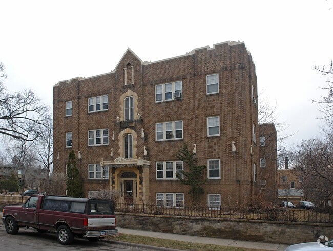 The Uptown Classics Apartments