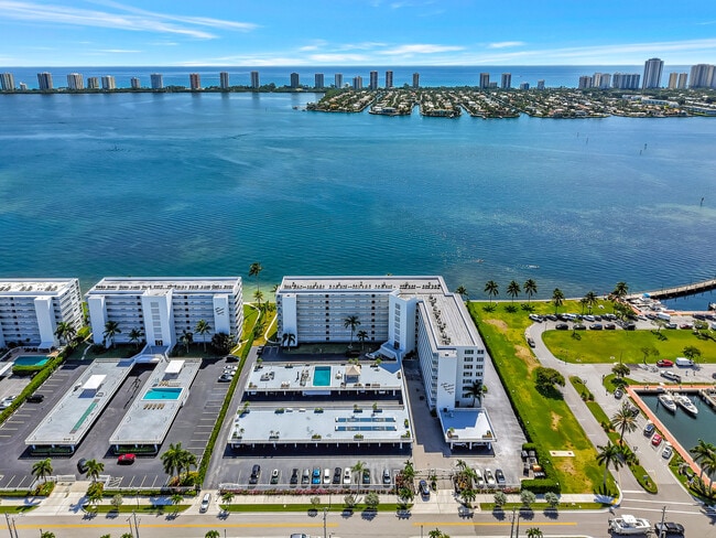 Photo - 301 Lake Shore Dr Unit 302
