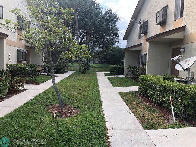 Photo - 111 Gardens Dr Unidad 101 Rental