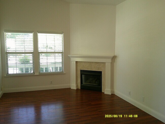 Photo - 1120 Tulip Ln