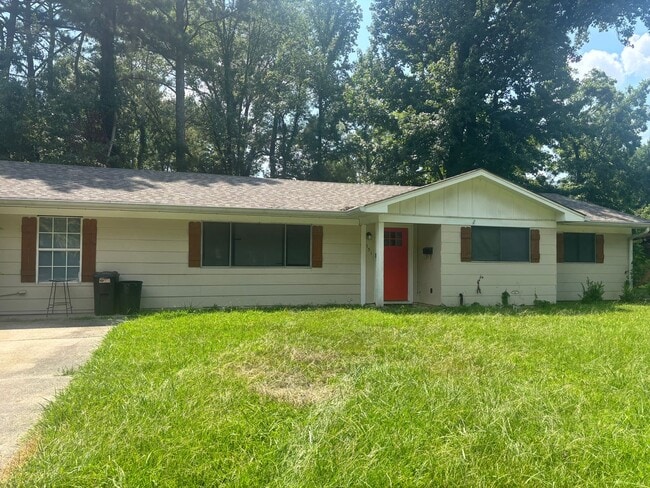 Building Photo - 151 Chatham Cir