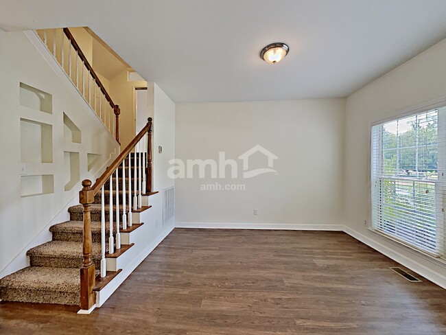2709 Aston Woods Ln