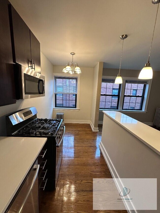 Photo - 1712 W Albion Ave Unit 1716-K3