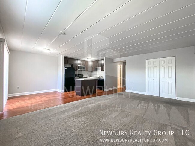 Photo - Modern Comfort Meets Convenience: Your Ide... Unidad Apt. 9