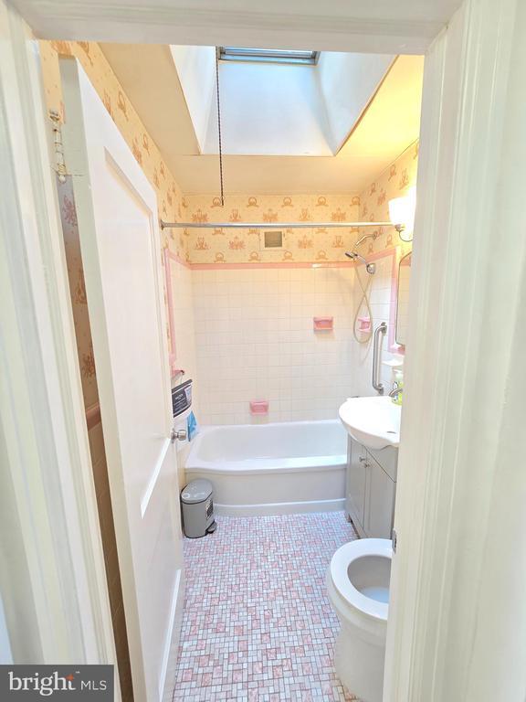 Photo - 2849 Hellerman St