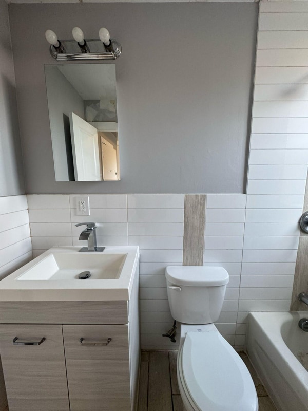 Building Photo - 618 S Orange Ave