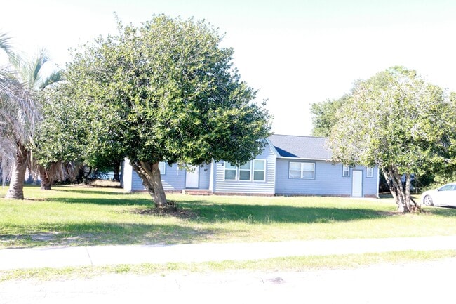 Building Photo - 814 Lorraine Dr Rental
