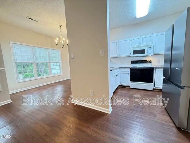 Photo - 106 Pointe Crest Ct