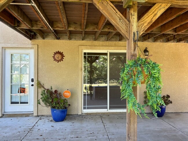 patio - 4460 Stanford Ave Unit in- law