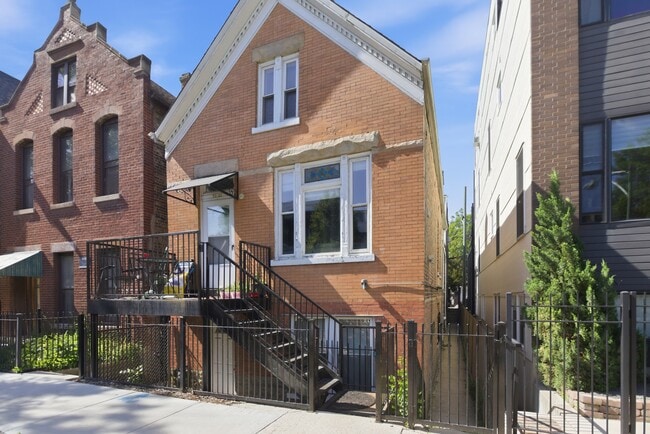Photo - 2240 W Palmer St Unit 1r