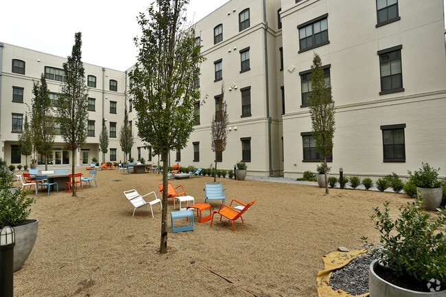 Courtyard - Victory Village Apartments
