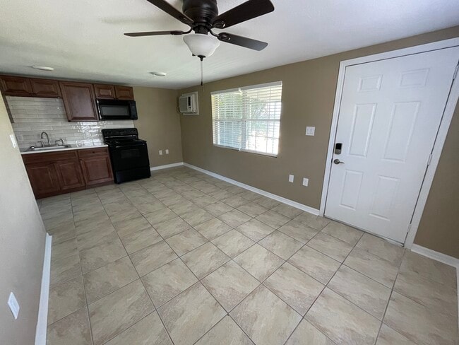 Photo - 1205 W Pierce St Unit 1205