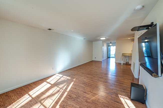 Photo - 1113 Savoy Dr