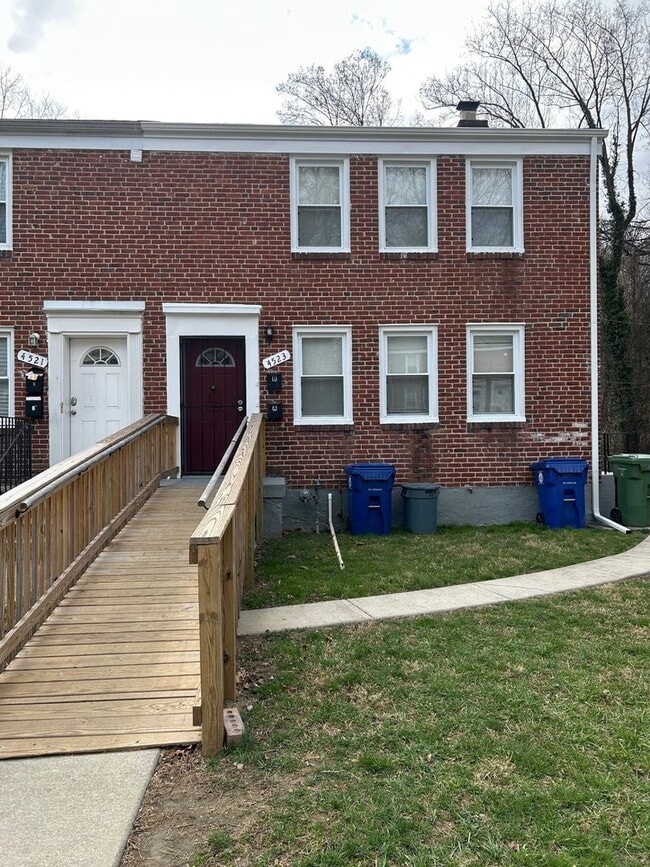Building Photo - 4523 Fairfax Rd Unit 1