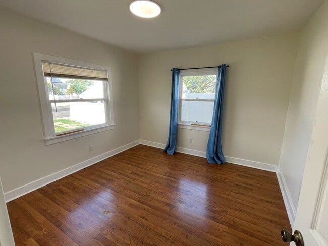 10122 Imperial Ave