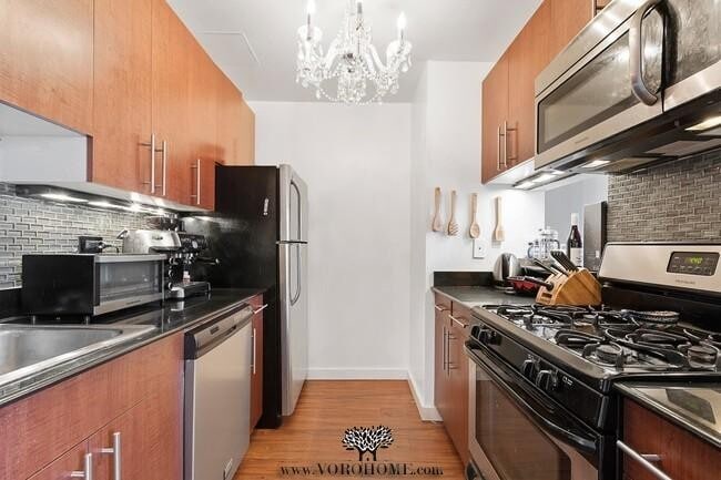 99 John St Unit 3607