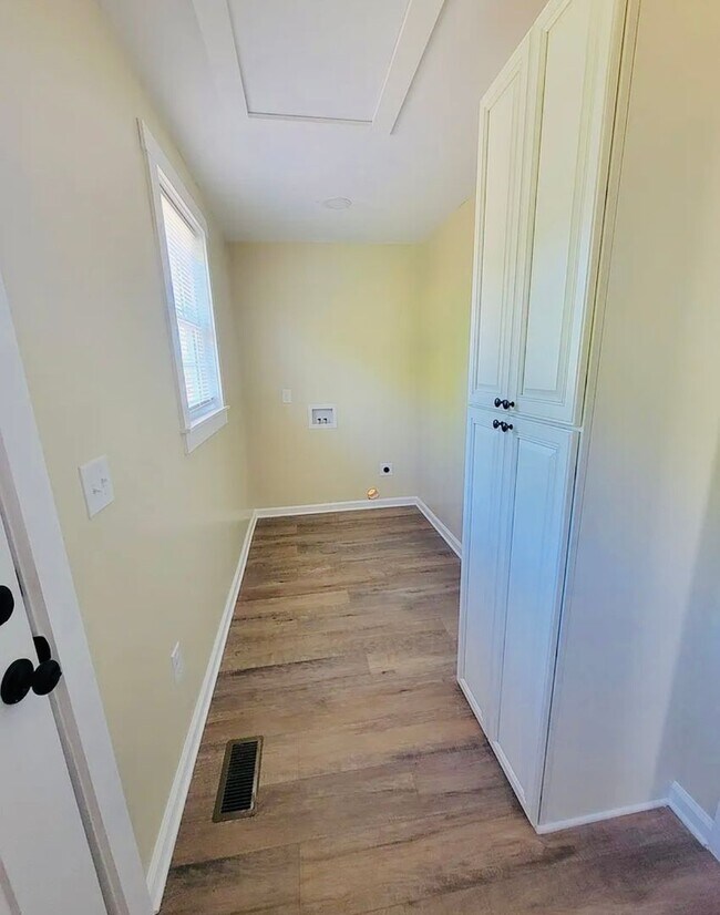 Photo - Newly Remodeled 3/1 Move In Ready Now!
