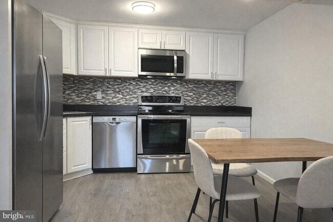 Photo - 1806 Beacon Hill Dr