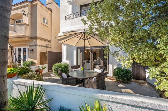 Photo - 423-411 11th St