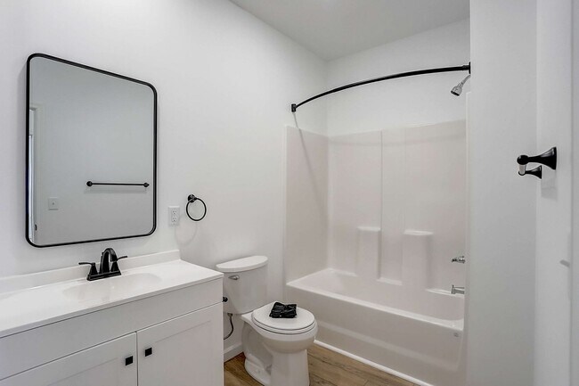Photo - 202 Parkview Dr Unit 202
