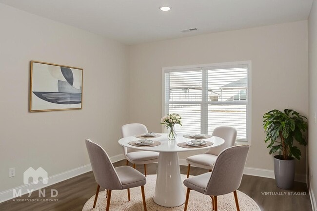 Photo - 221 Pine Is Ave