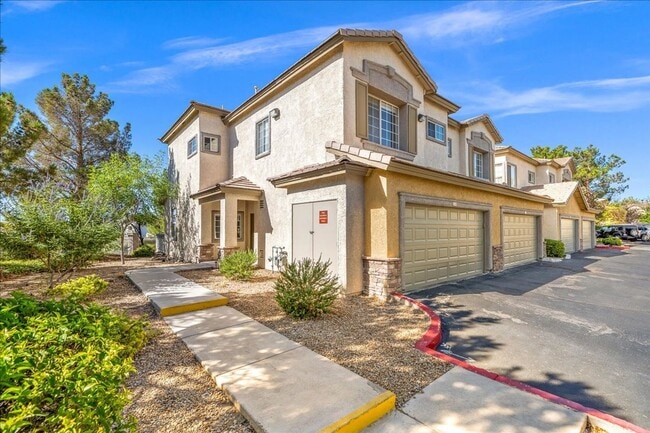 Building Photo - Spacious Open-Concept Summerlin Home with Covered Patio, Fireplace & Ensuite Bedrooms