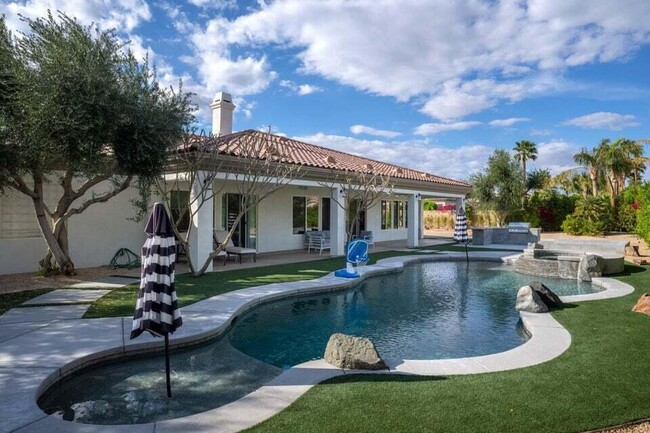 Building Photo - 49392 Hohokam River St Rental