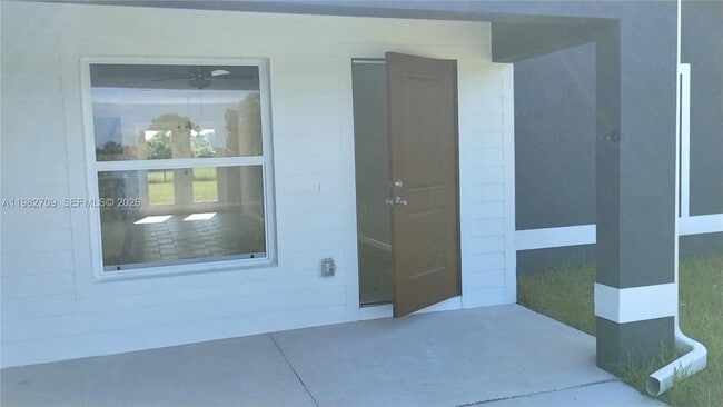 Photo - 225 S Fronda St