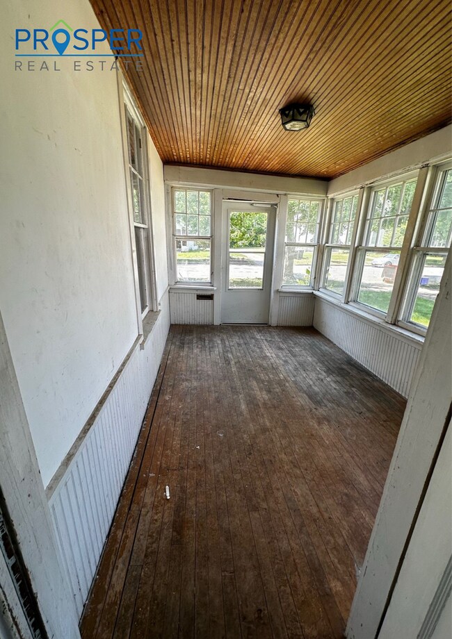 1239 Graham Ave Unit GR1239