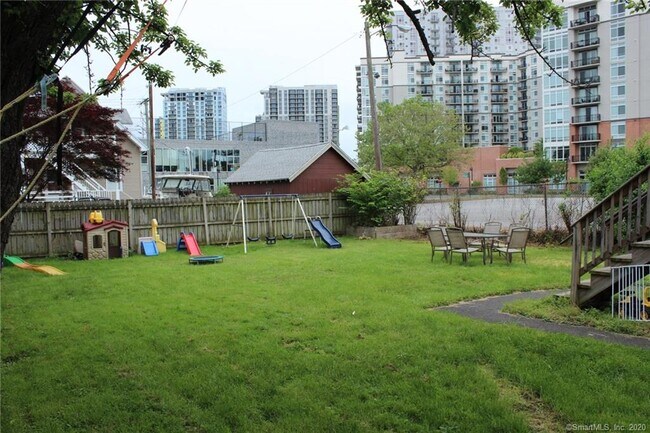 Photo - 13 E Walnut St Unit 2