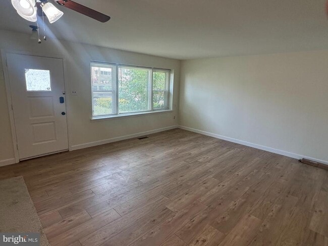 Photo - 2031 Beyer Ave