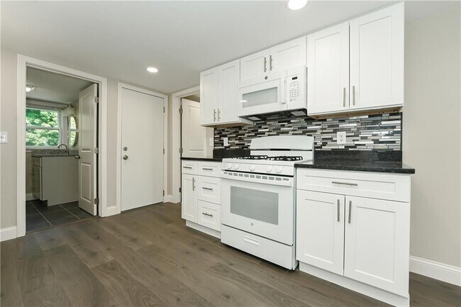 71 St Elizabeth St Unit 2
