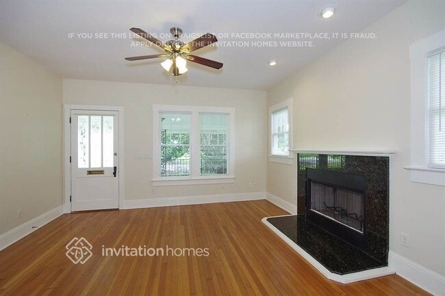 Photo - 290 E 1st St