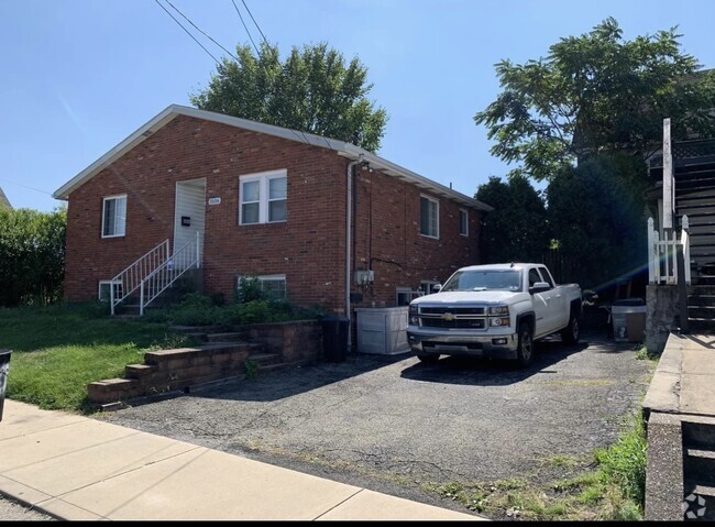 Building Photo - 3506 Mayfair St Unit McKeesport Lower Rental