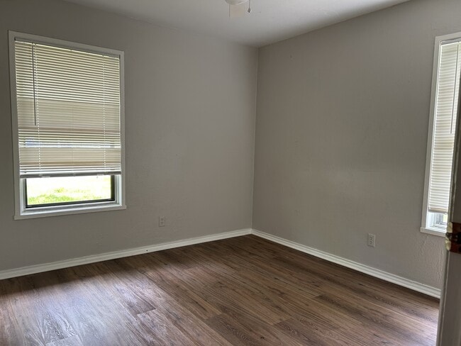 Photo - 851 Willow Dr