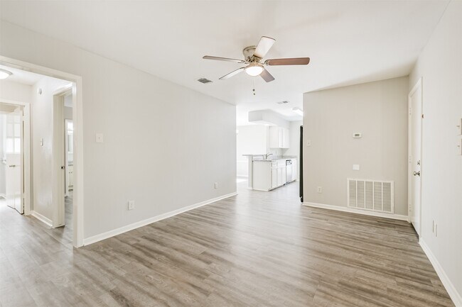 Photo - 2714 Foliage Green Dr