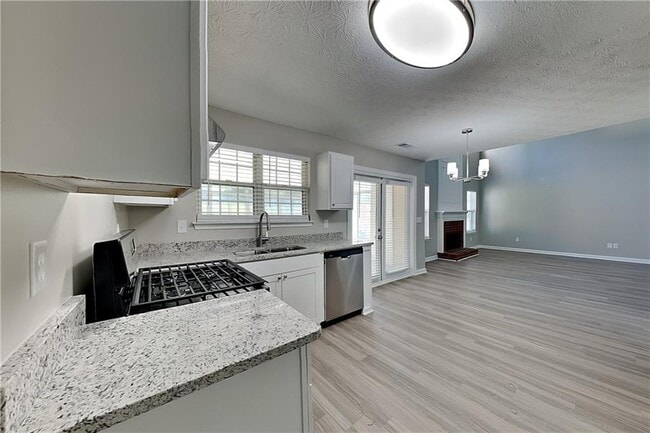 Photo - 1618 Sparrow Wood Ln SW