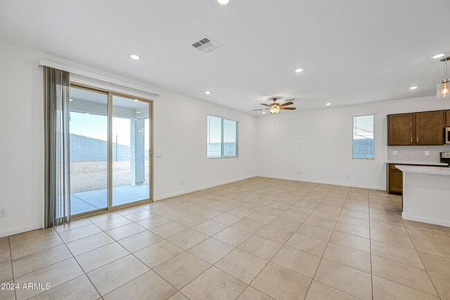 Photo - 25146 W Bowker St