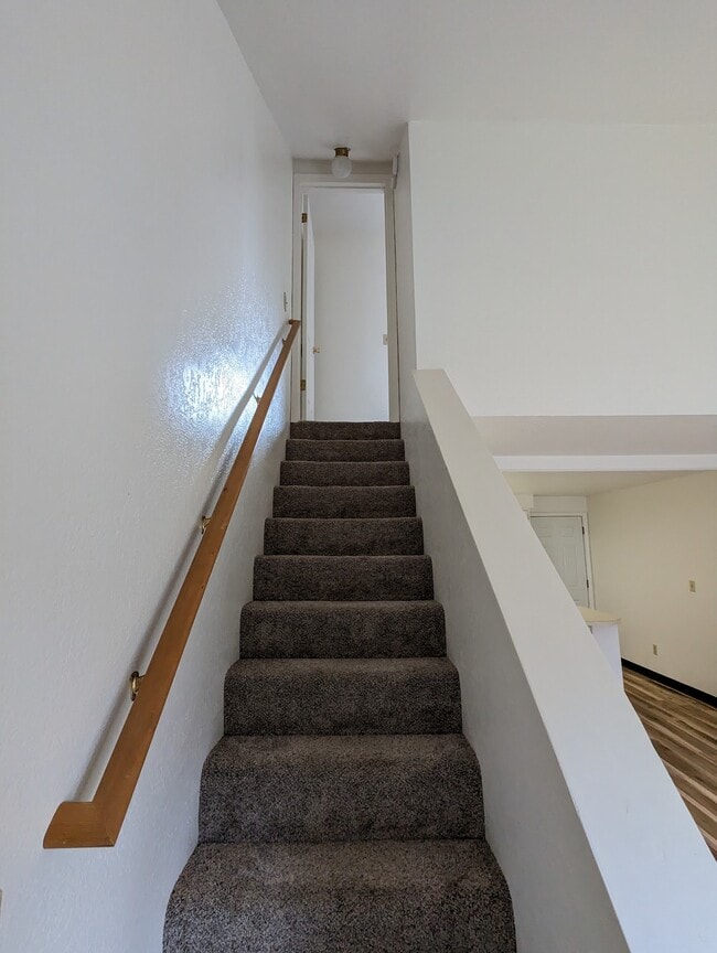 Photo - 615 Division St NW