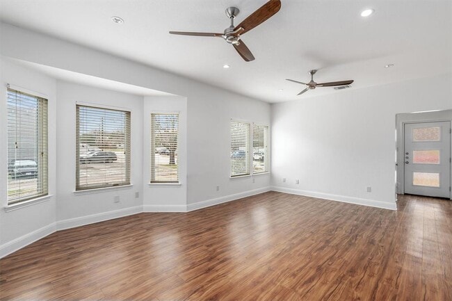 Photo - 201 E 35th St