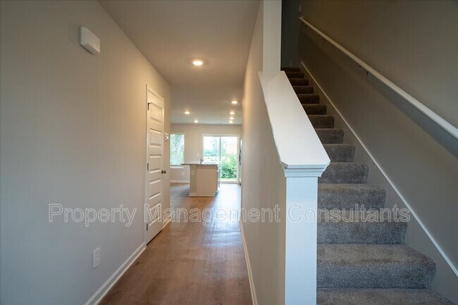 4151 Hudson Ct SW