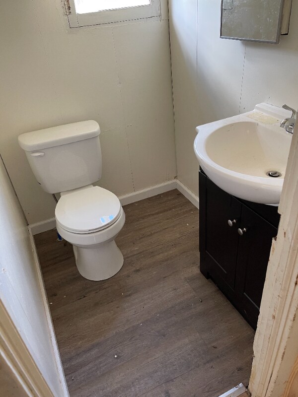 Photo - 106 S High St