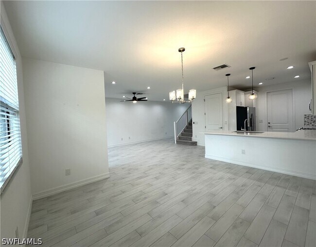 Photo - 7509 Carnegie Way