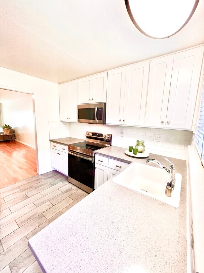 Photo - 136 W Dana St Unit C