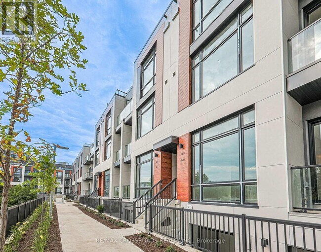 Photo - 8 Steckley House Ln