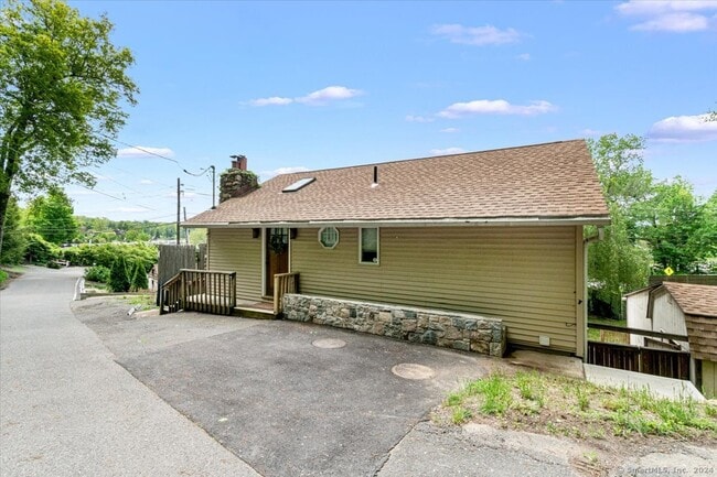 Photo - 4 Candlewood Birches